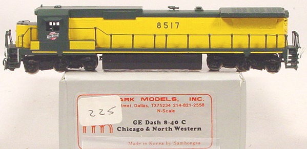 HO Scale Atlas GE Dash 8-40B/BW  The B40-8 is back from Atlas in